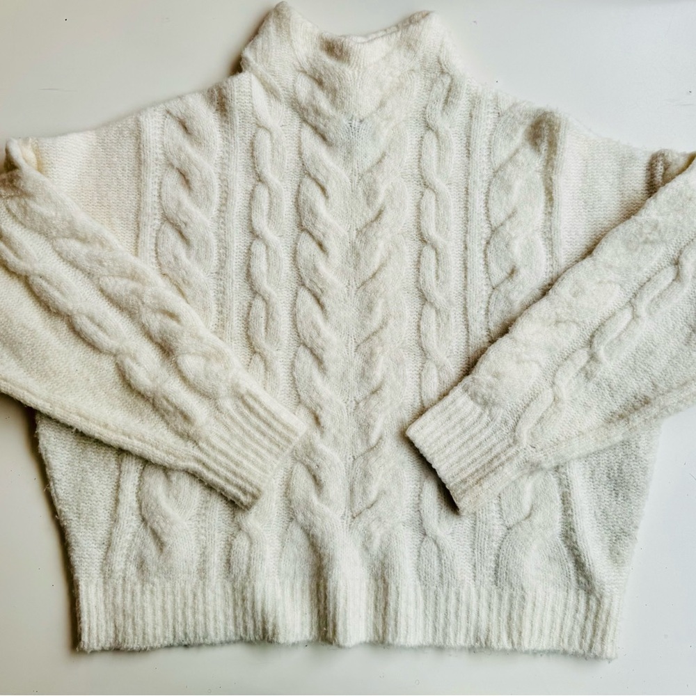 J Crew Point Sur Cozy Cable Knit Sweater - Cream